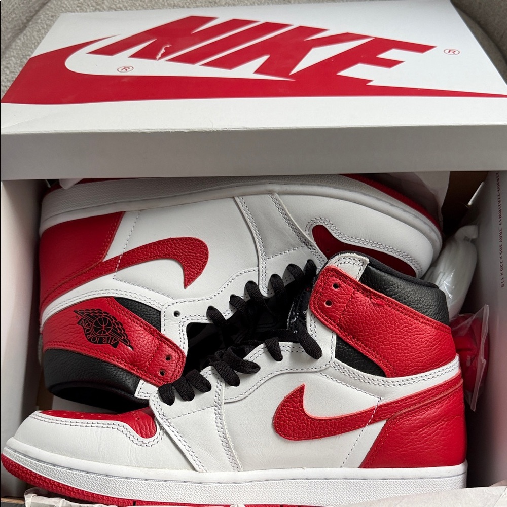 Nike Air Jordan 1 High Red White Black